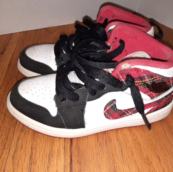 bad santa jordan 1 mid